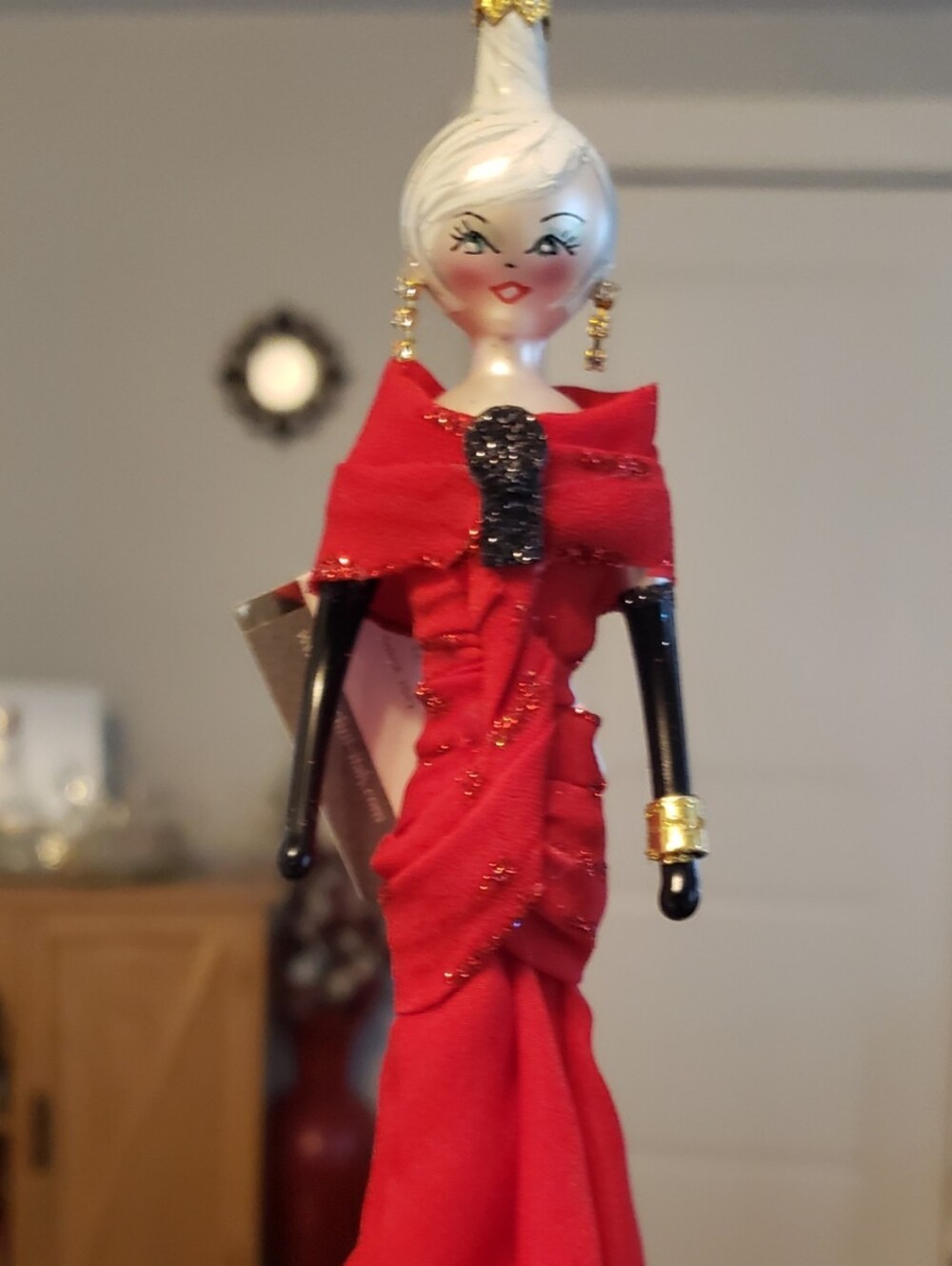 LADY GLASS ORNAMENT